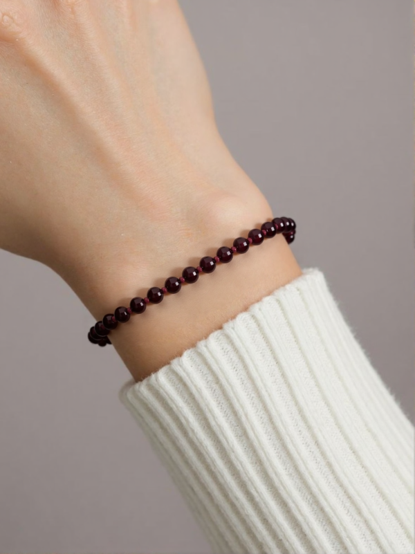 High Quality Natural Garnet Bracelet Natural Crystal Bracelet Fashion Unisex - Image 2